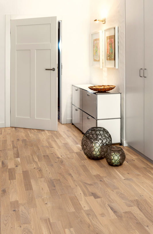 Ek L Vild Borstad Vit Mattlack prov 200mm